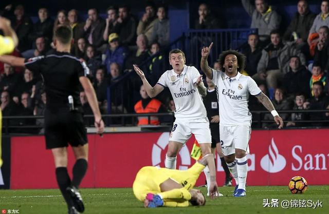 巴塞罗那逆转胜利,榜首之争仍未尘埃落定的简单介绍 巴塞罗那逆转胜利,榜首之争仍未尘埃落定的简单介绍