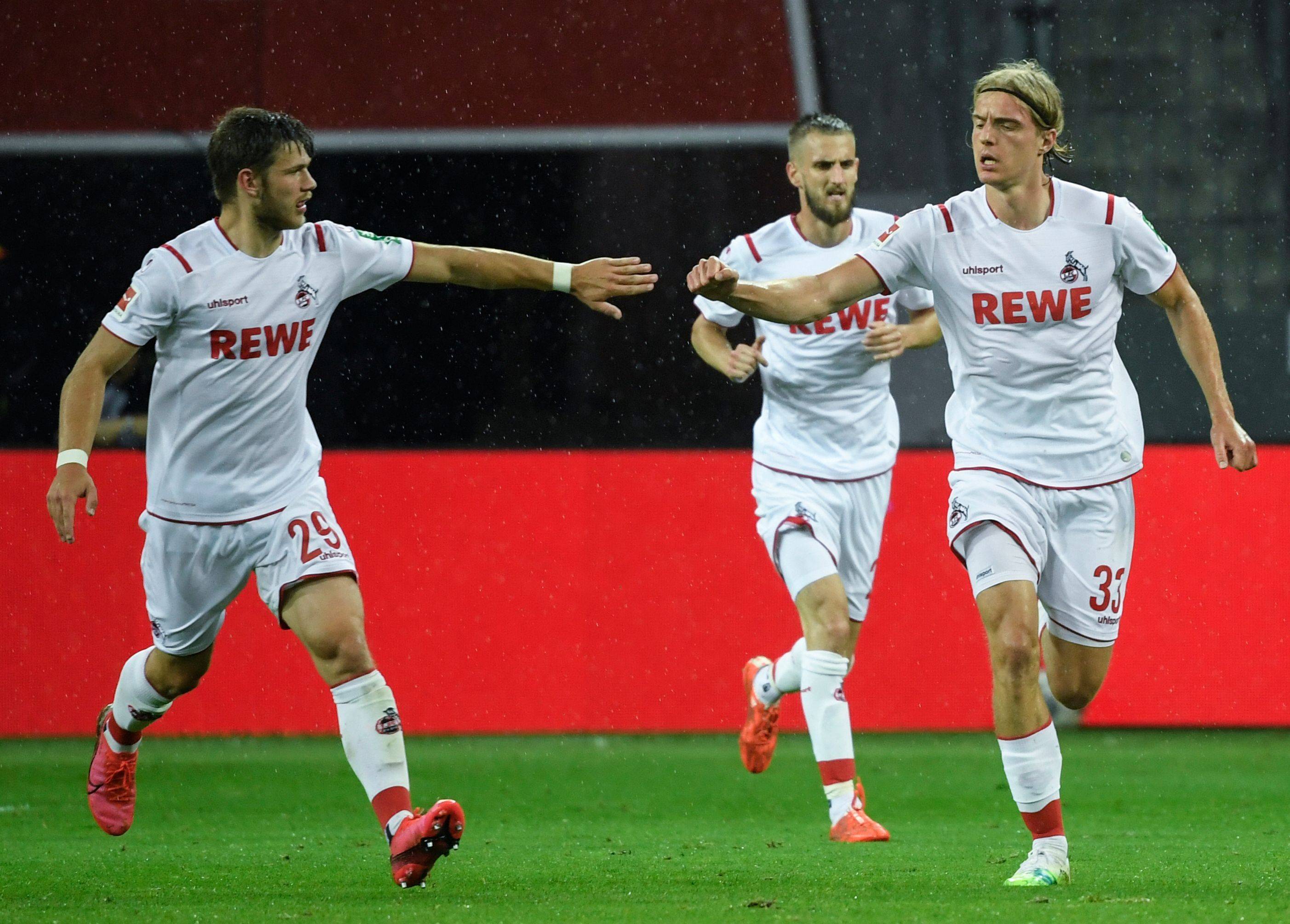 斯图加特主场大败,保级形势严峻的简单介绍 斯图加特主场大败,保级形势严峻的简单介绍