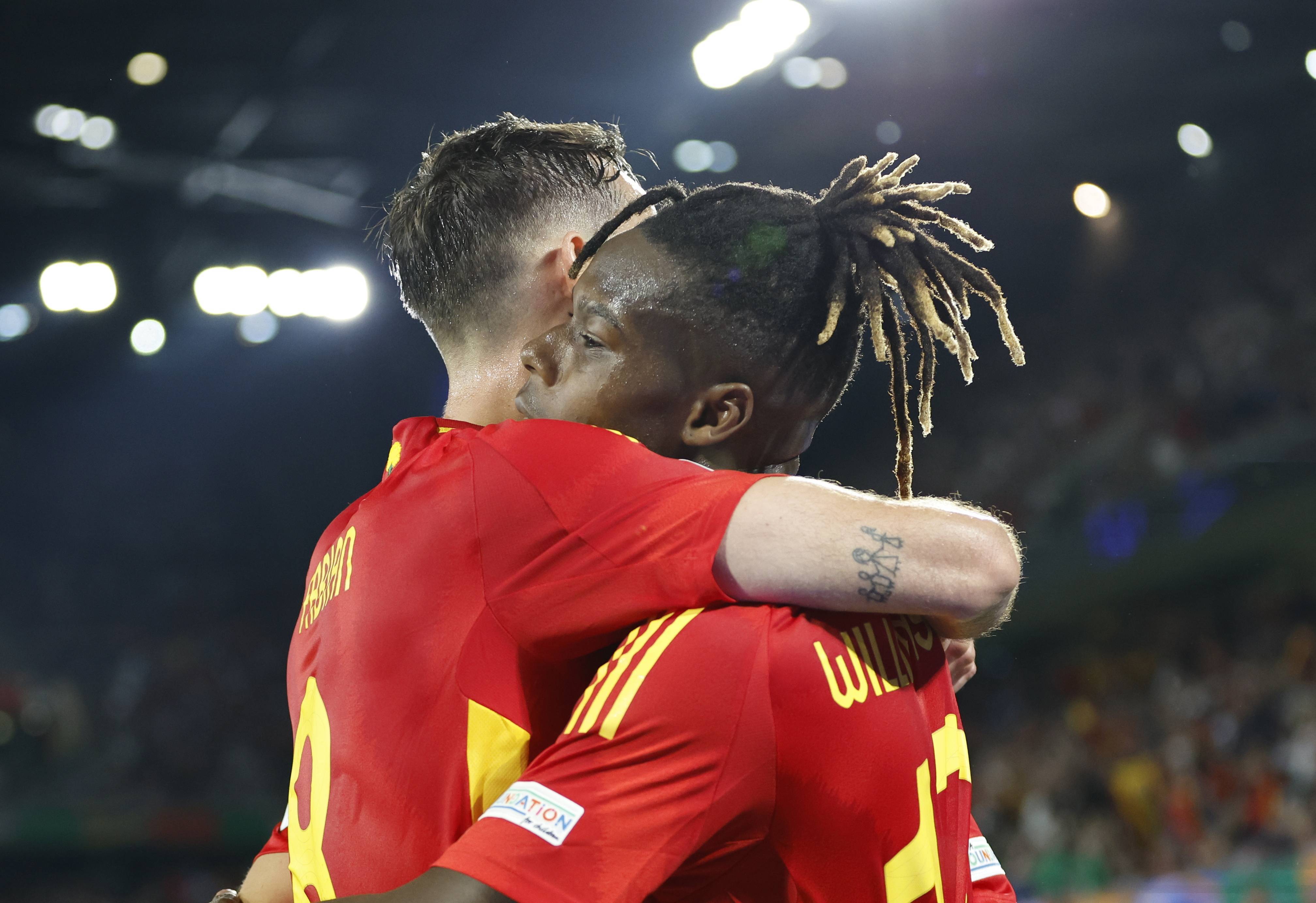 西班牙队在欧洲比赛中获得惊险胜利 西班牙队在欧洲比赛中获得惊险胜利