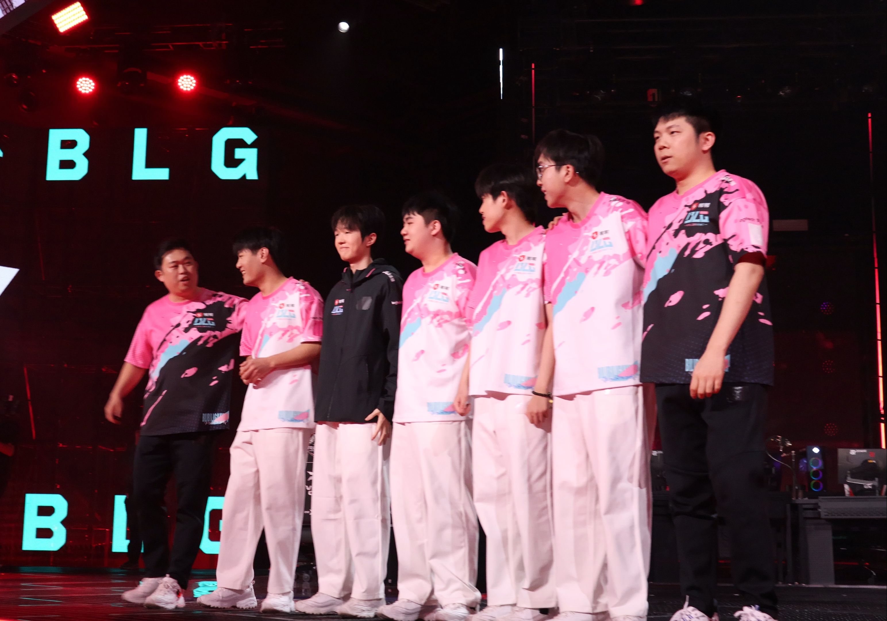 一触即发!火力全开的顶级球队对决的简单介绍 一触即发!火力全开的顶级球队对决的简单介绍