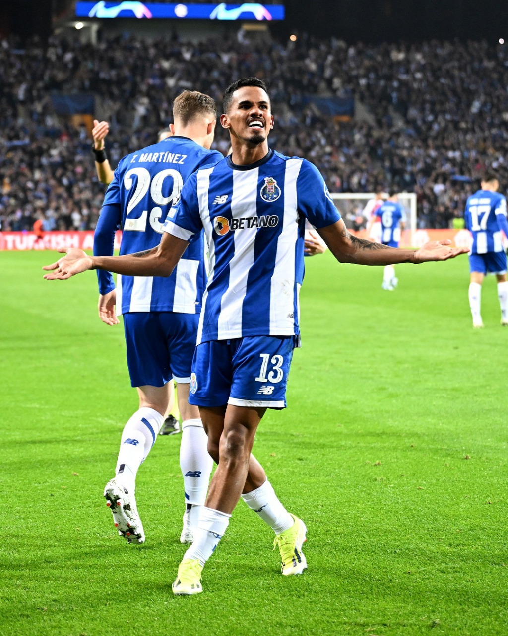 开云官网-阿森纳后防线溃败，遭遇惨败波尔图