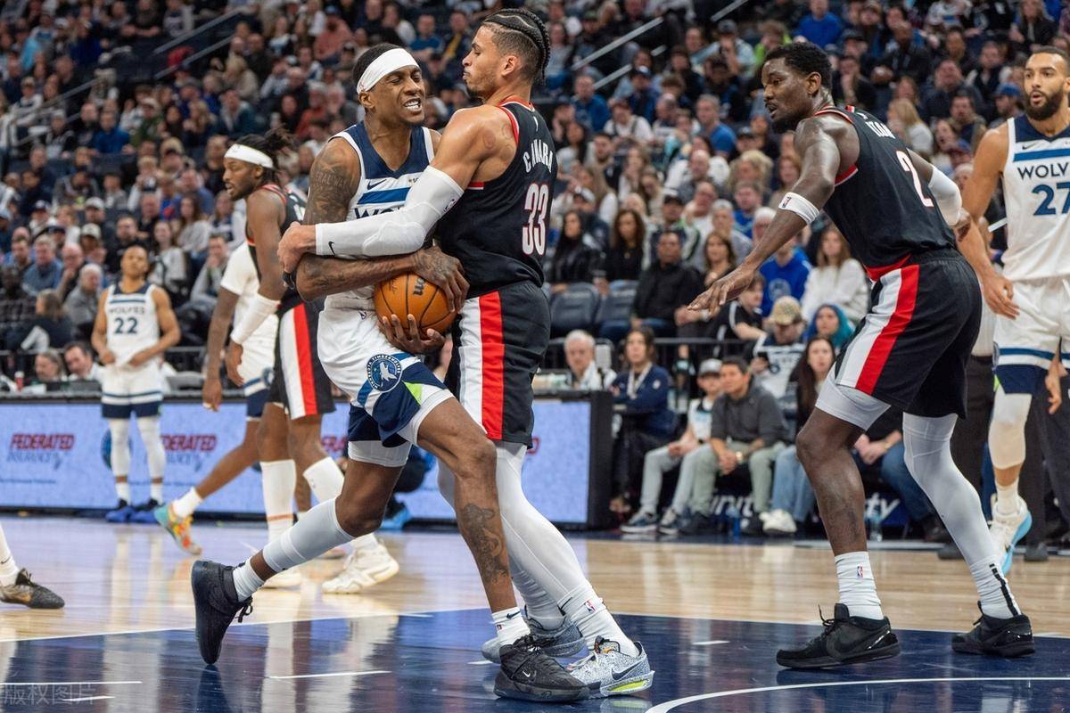 开云APP-包含鹈鹕队新援表现抢眼，助球队逆转胜利的词条