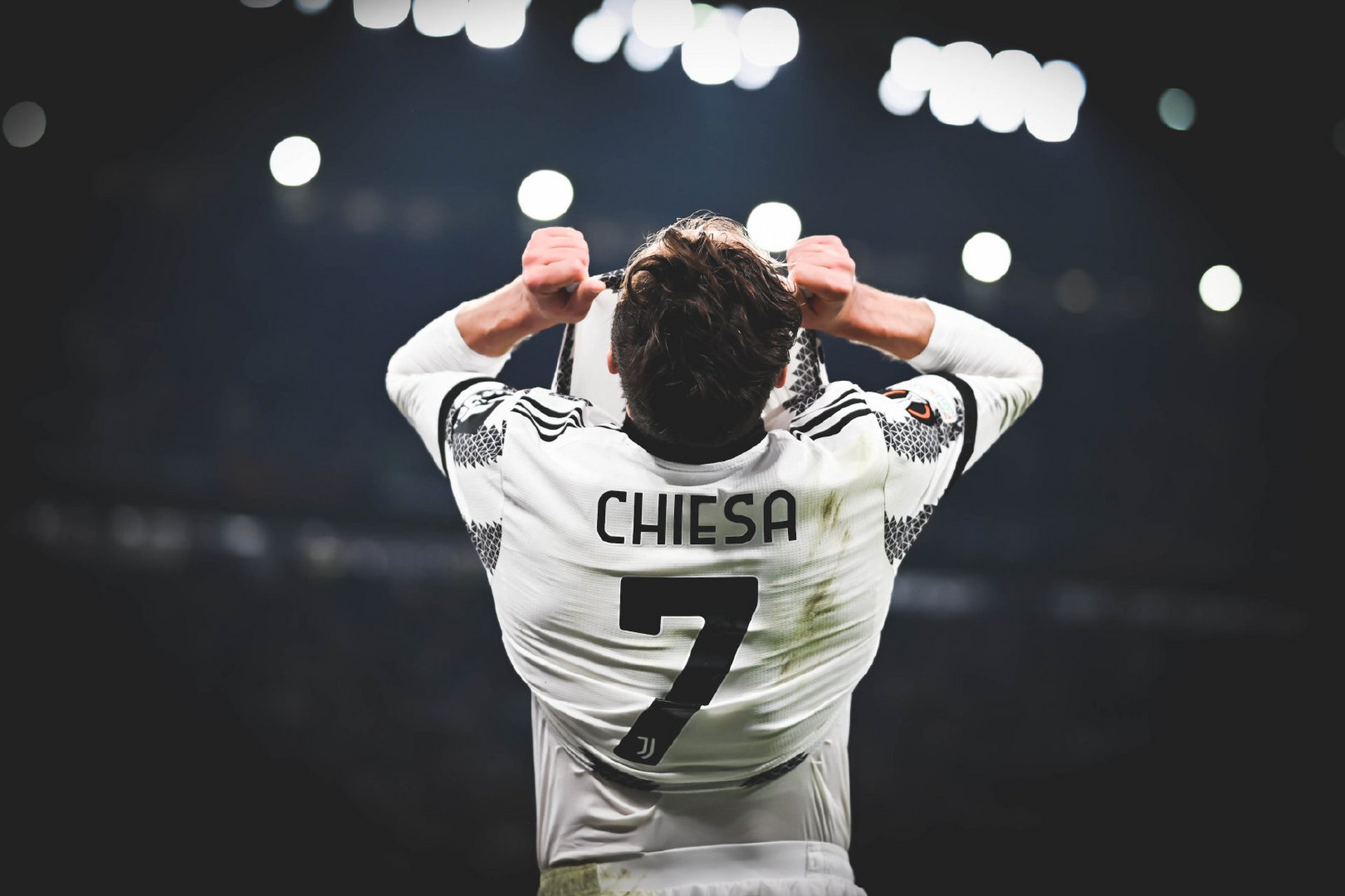 尤文图斯奋力拼搏取得改写历史的胜利的简单介绍 尤文图斯奋力拼搏取得改写历史的胜利的简单介绍