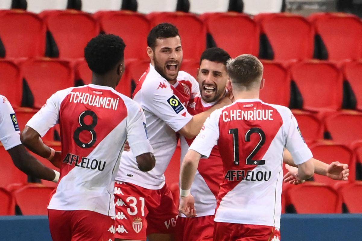 开云官网-法甲豪门迎来重磅交锋，焦点战打响