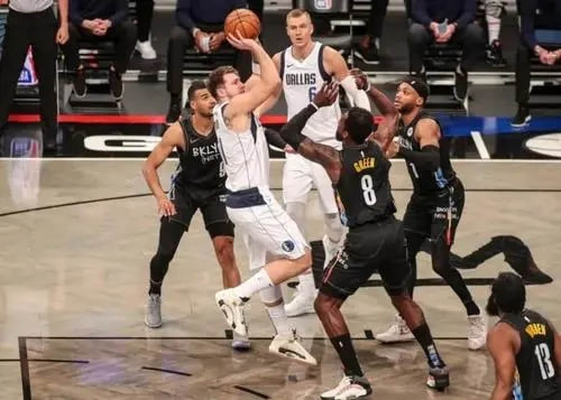 球队连胜纪录遭终结，备战工作紧张展开的简单介绍