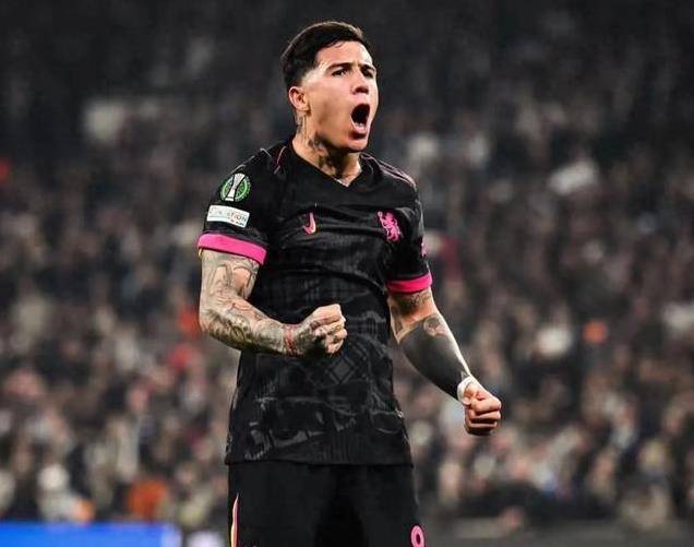 开云体育app-包含切尔西前锋连续进球：成为球队得分利器的词条