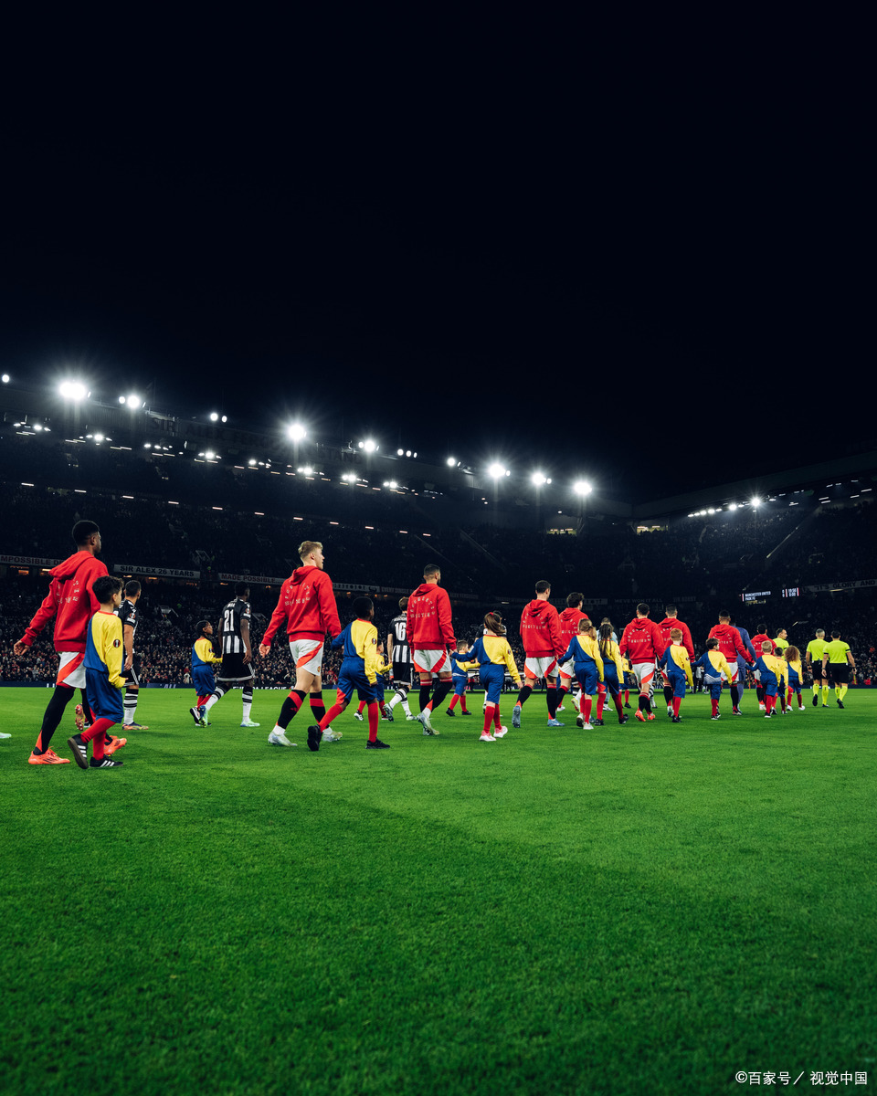 开云下载-足球联赛的竞争日益激烈，对手实力均相当