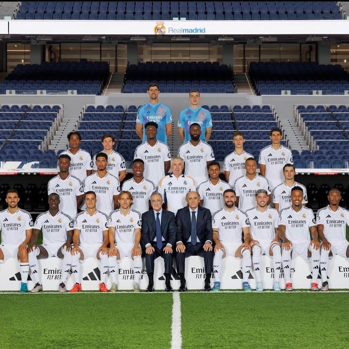 开云体育在线-阿莱格里接任皇马主帅，球迷拭目以待的简单介绍