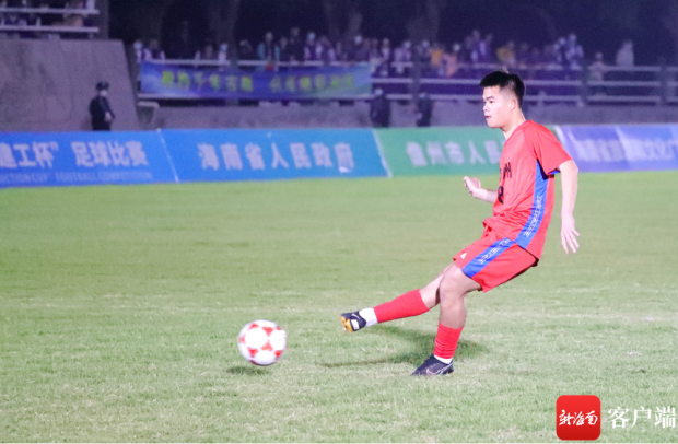 开云体育官网-关于点球大战中一个运动员心理素质过硬，施加压力获胜的信息