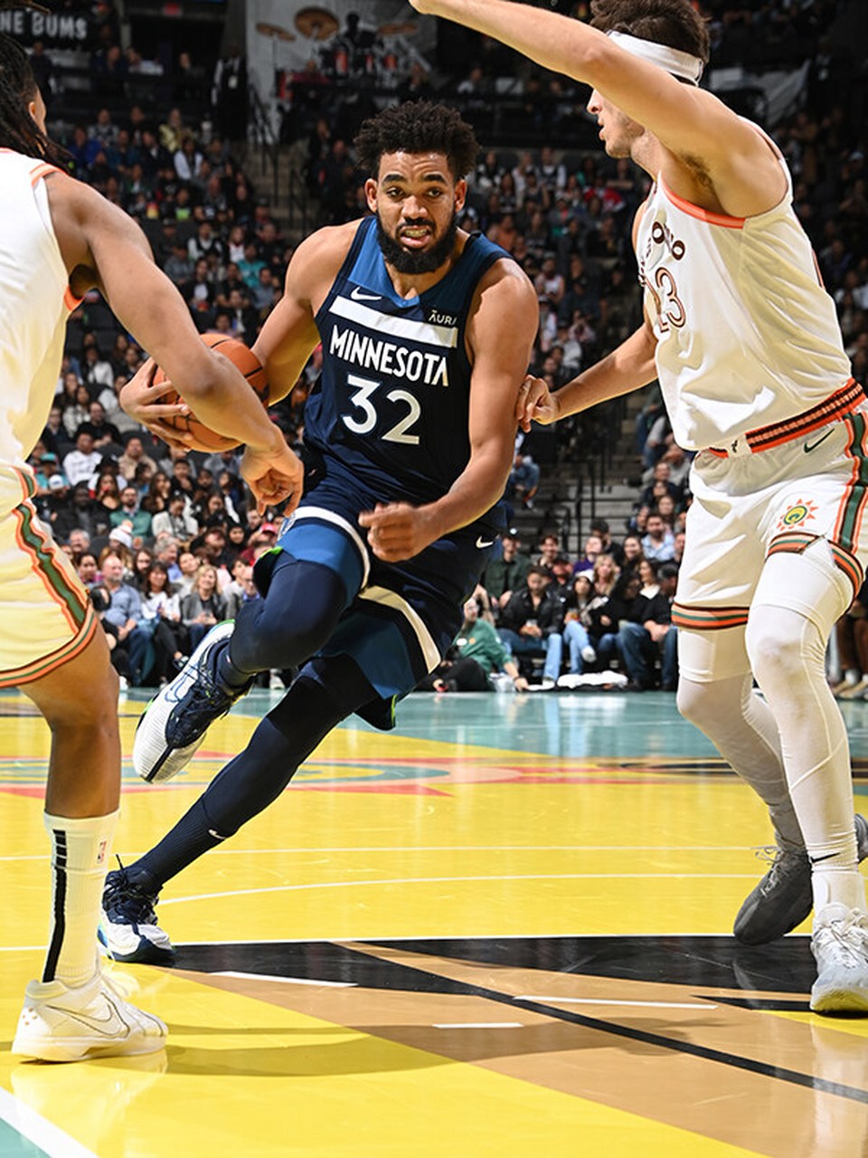 开云体育APP下载-唐斯砍下+，森林狼战胜黄蜂