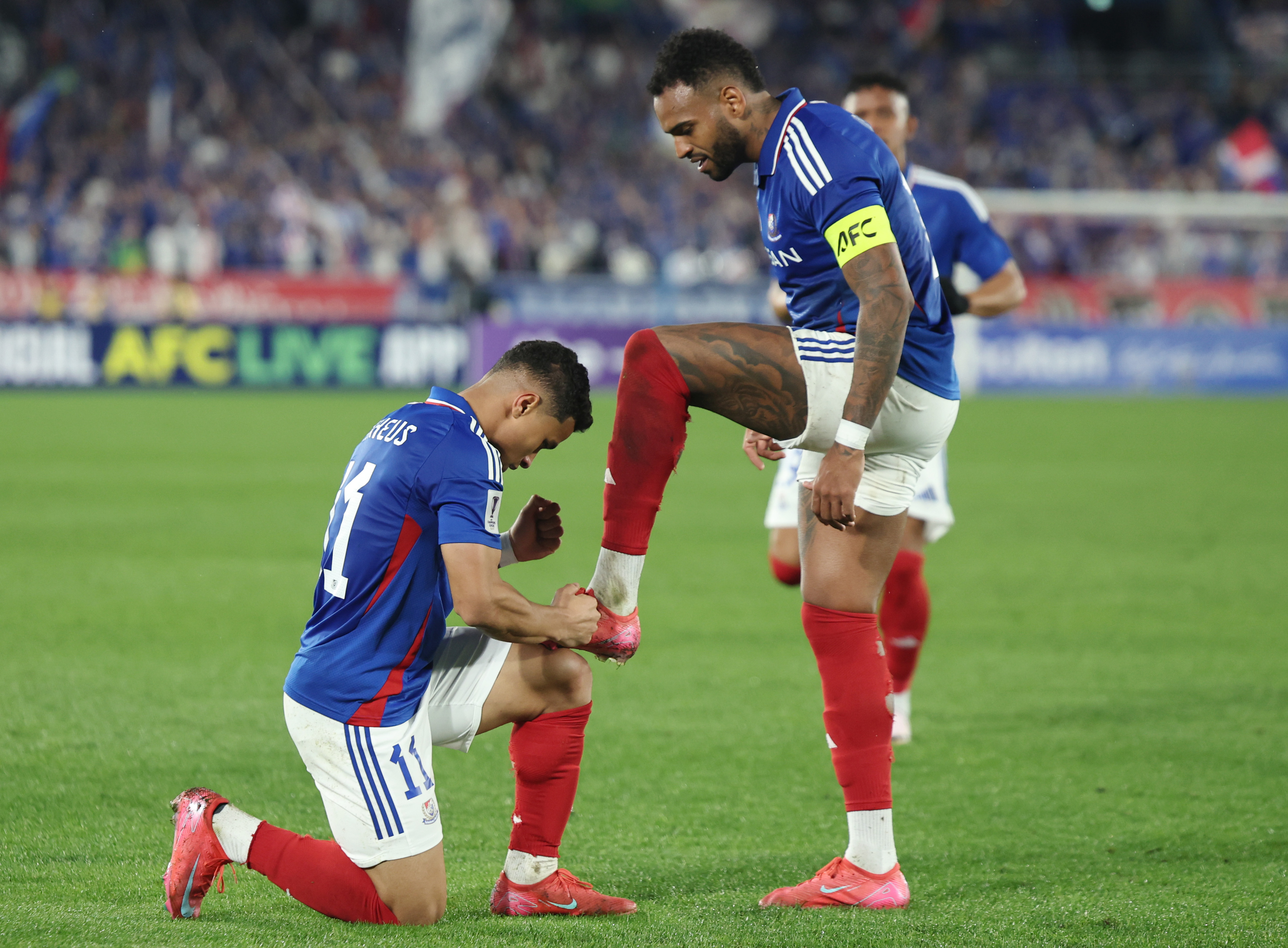 顶尖足球对抗争胜夺冠,赛场激情的简单介绍 顶尖足球对抗争胜夺冠,赛场激情的简单介绍