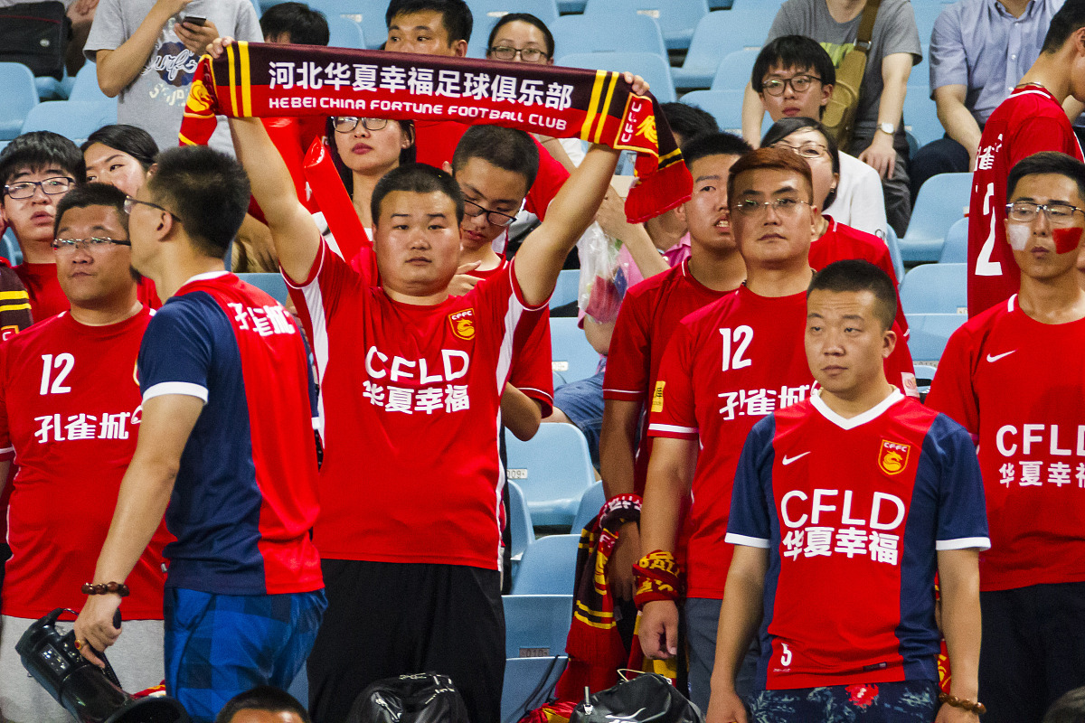 体育赛场风生水起,球员豪情万丈 体育赛场风生水起,球员豪情万丈