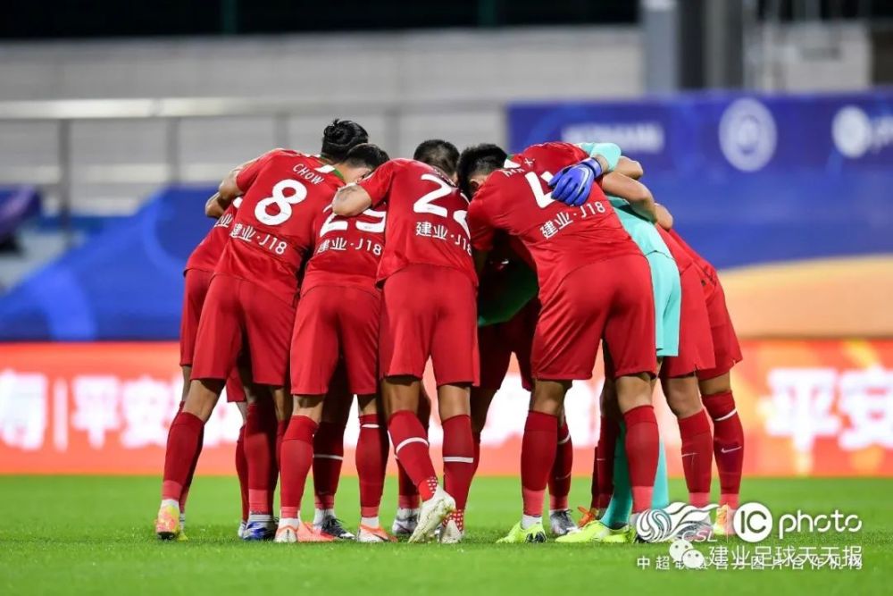 江苏苏宁迎战河南建业争夺胜利的简单介绍