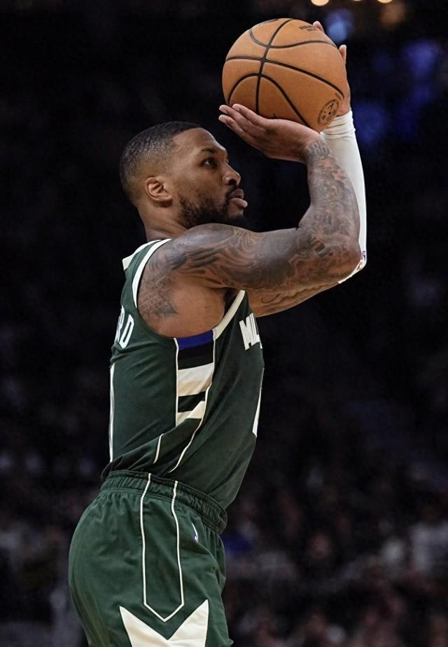 开拓者持续击败马刺,利拉德单节投全中 开拓者持续击败马刺,利拉德单节投全中