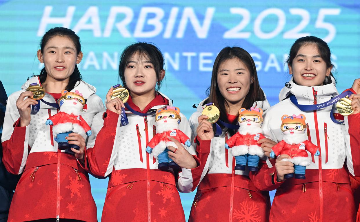 开云体育入口-奥地利滑雪女将夺魁，完美演绎冠军风采