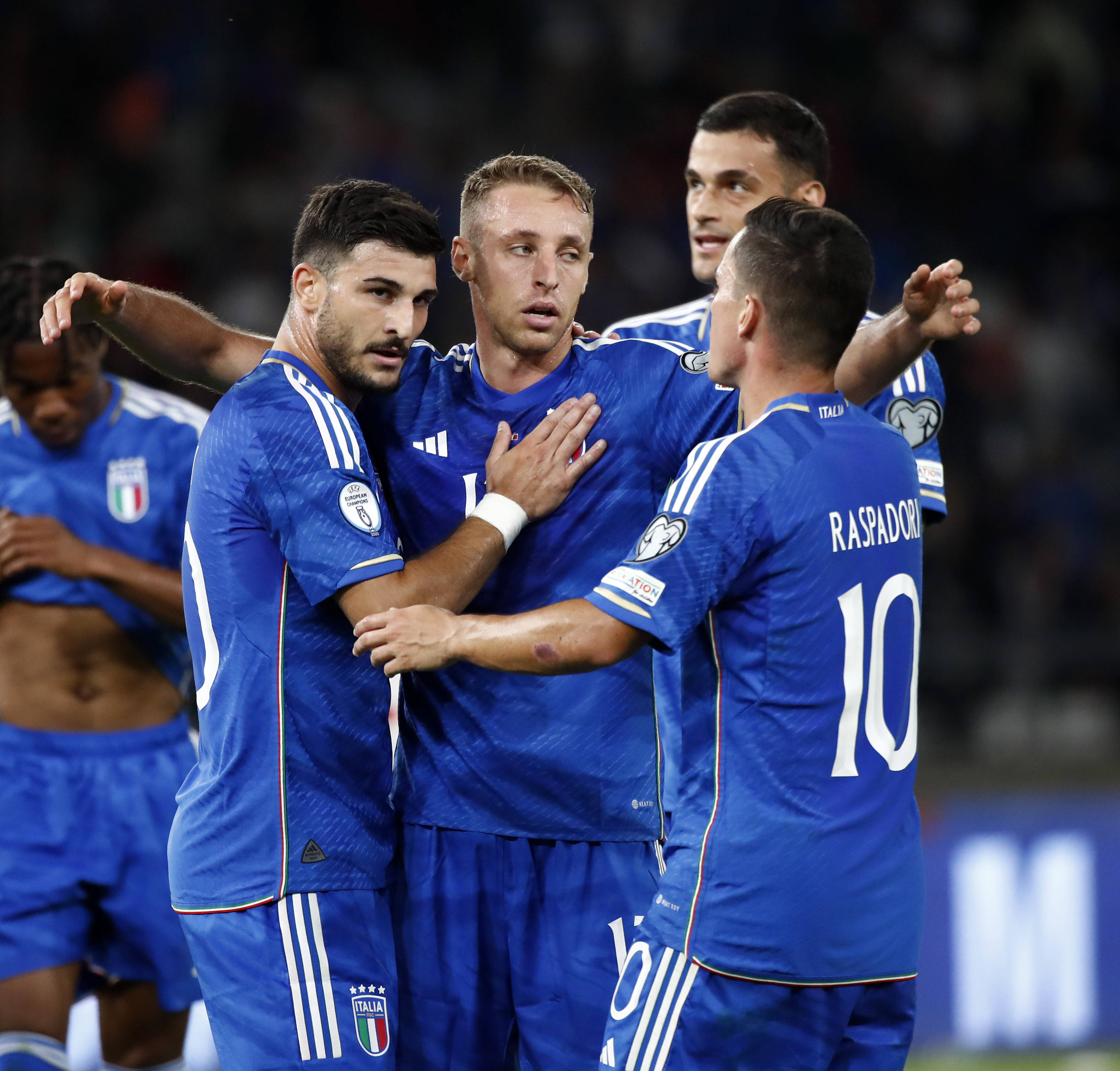 沙奇里进球助意大利夺得胜利,晋级下一轮的简单介绍 沙奇里进球助意大利夺得胜利,晋级下一轮的简单介绍