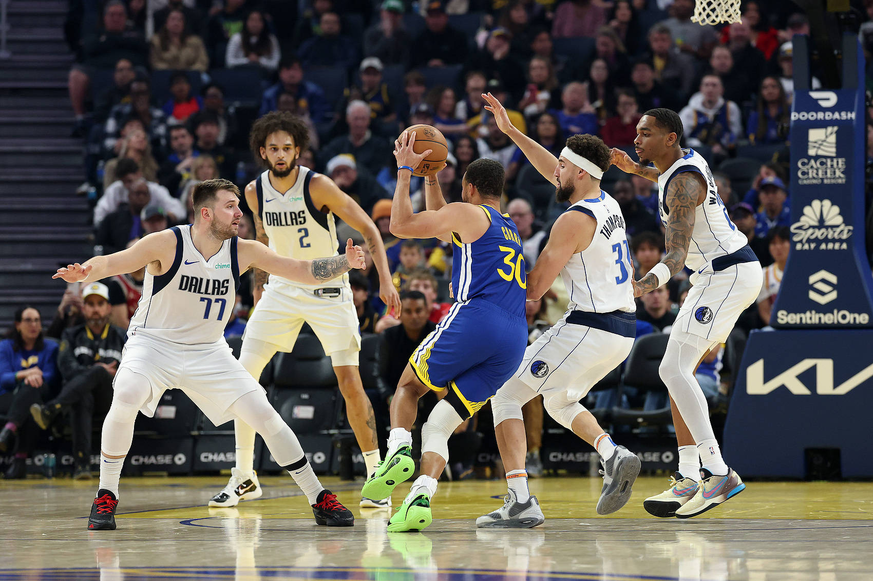 开云体育在线-关于独行侠逆转击败活塞取得胜利的信息