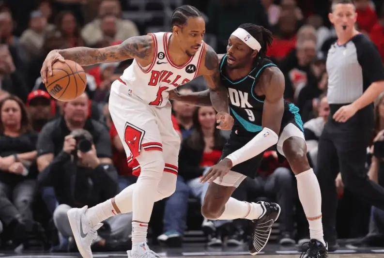 开云官网-马刺主场取得胜利，德罗赞领军独揽分轻松击败对手的简单介绍