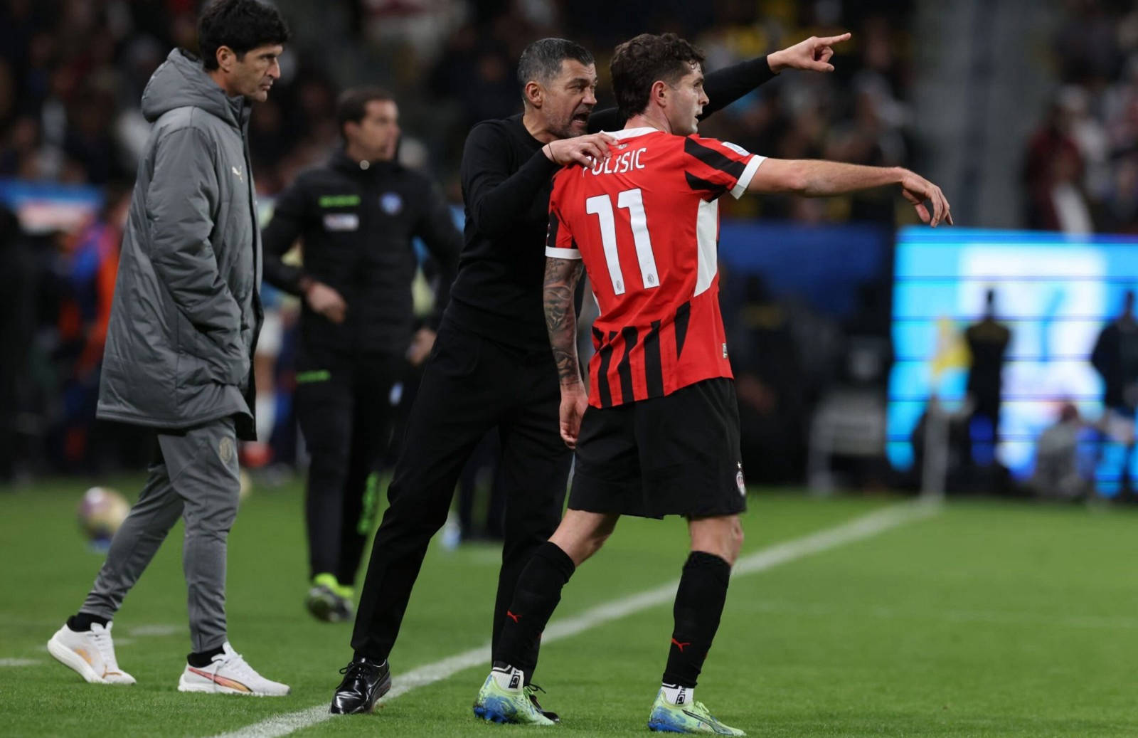 AC米兰客场告捷，豪取三分的简单介绍