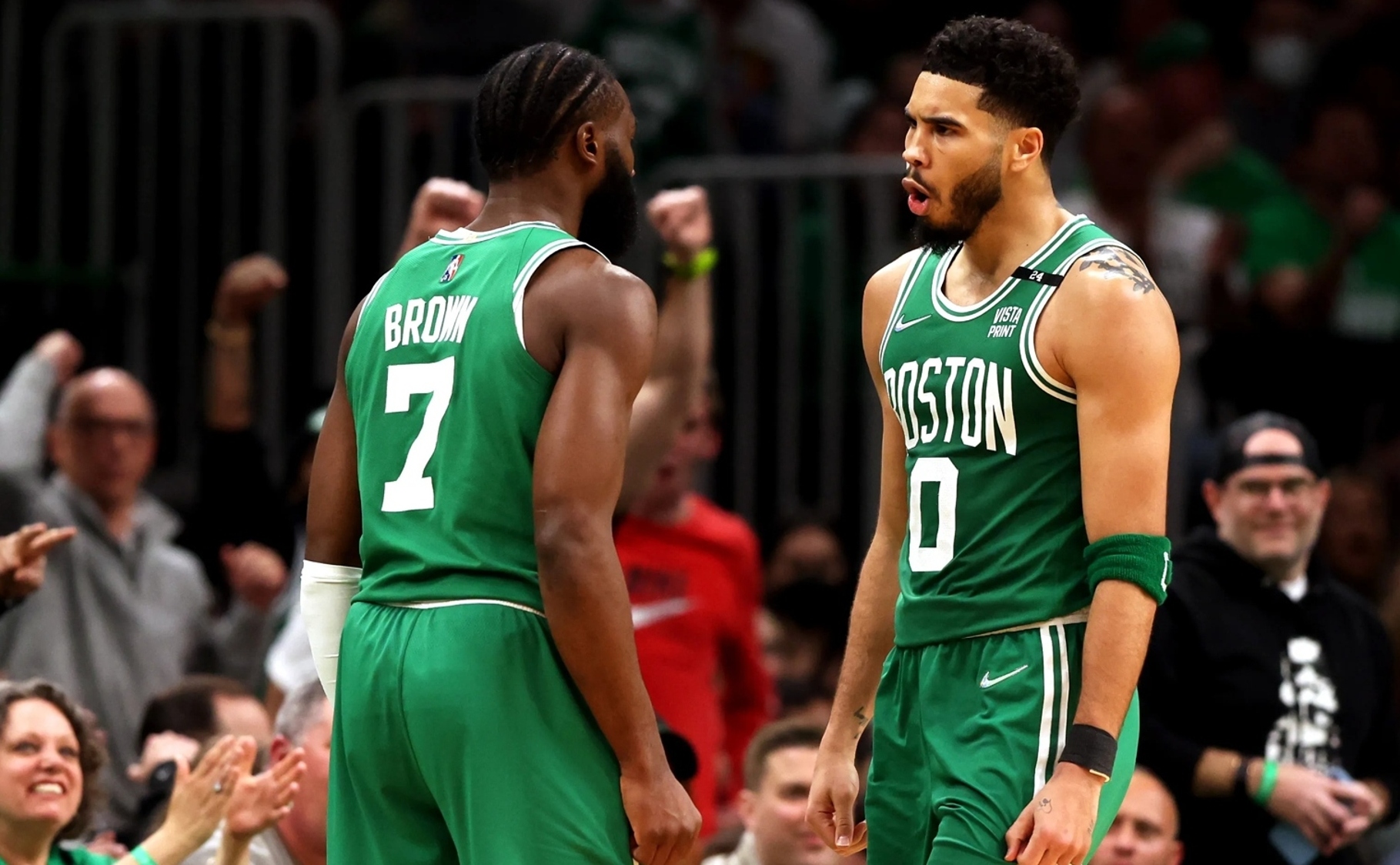 开云下载-凯尔特人主场绝杀篮网，遭逆转败北