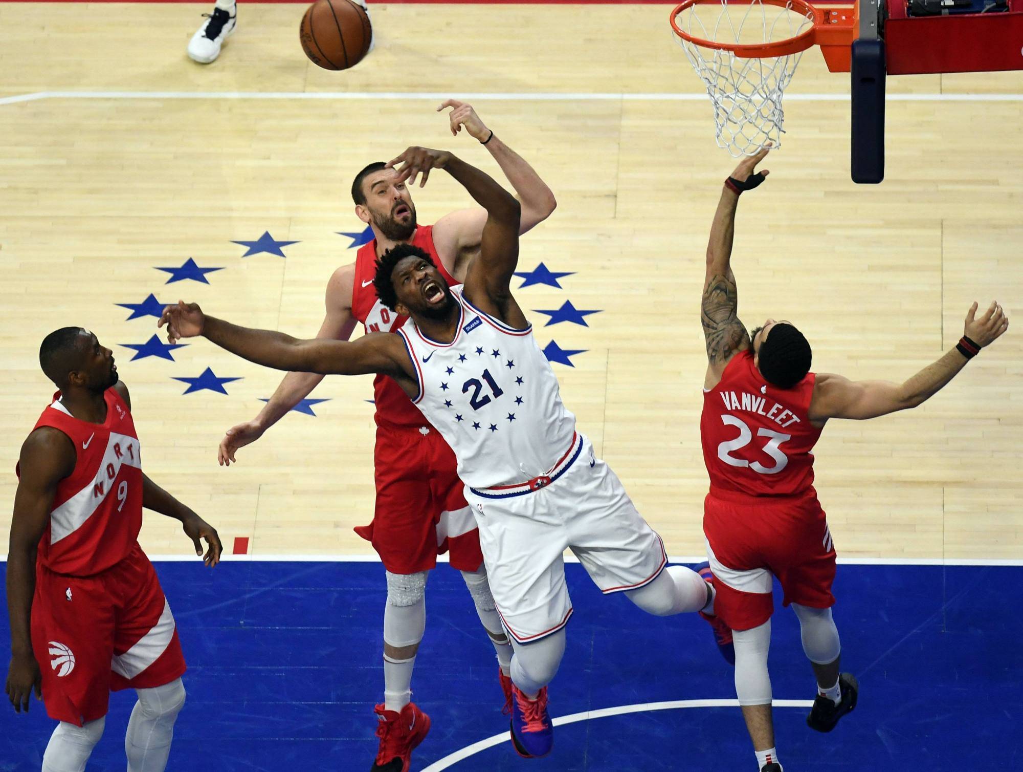 关于猛龙遭遇失利,双星表现黯淡的信息 关于猛龙遭遇失利,双星表现黯淡的信息