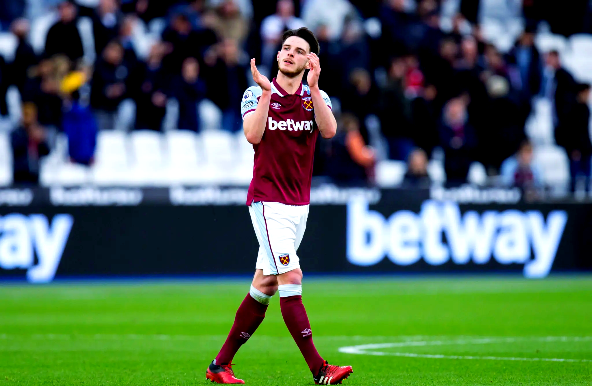 西汉姆联战胜阿森纳,撑起保级大旗的简单介绍 西汉姆联战胜阿森纳,撑起保级大旗的简单介绍