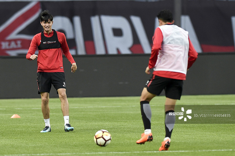 开云体育下载-重庆斯威队员备战，迎战杭州绿城的简单介绍