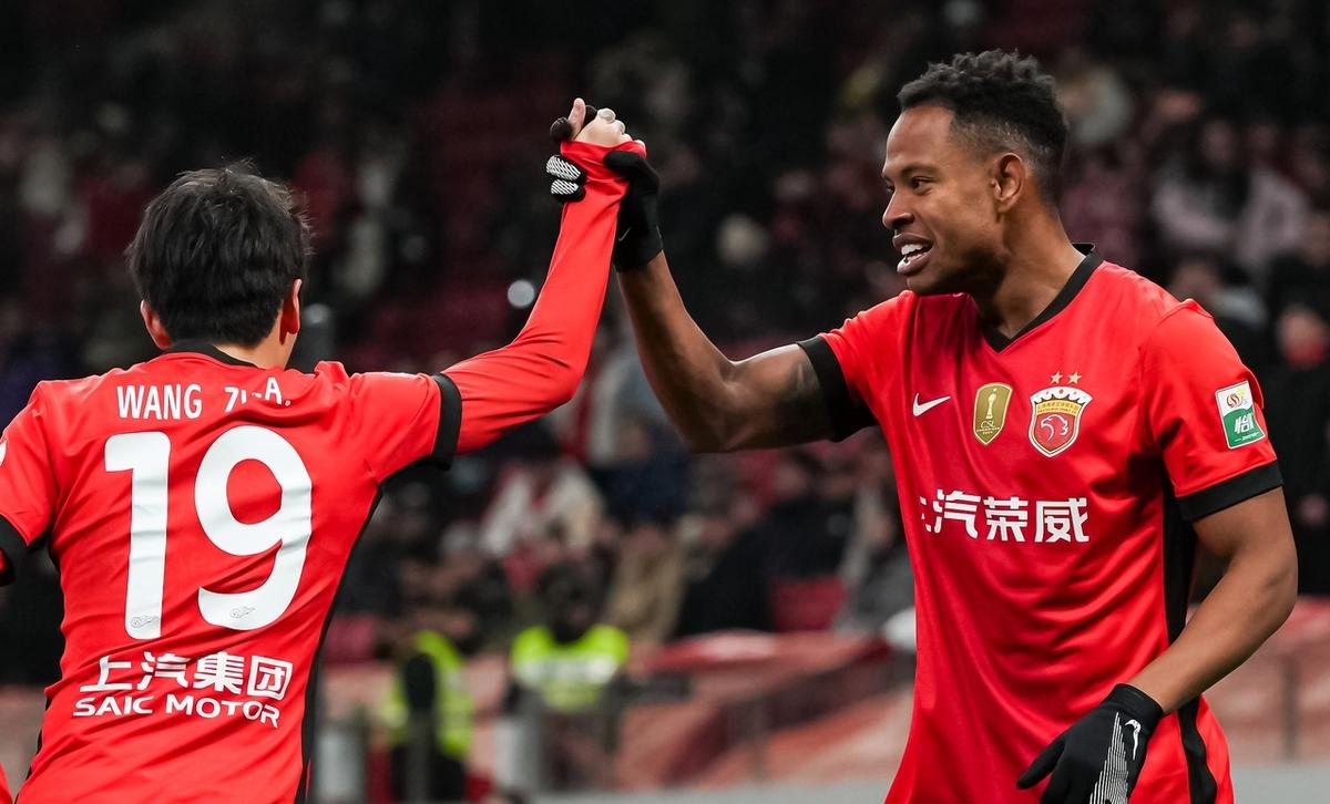 开云体育平台APP-上港势不可挡：轮连胜领跑积分榜，冲刺历史连冠目标的简单介绍