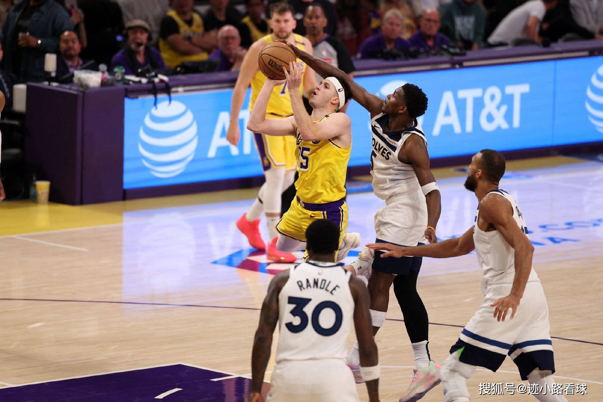 开云体育平台APP-湖人遭遇阿根廷淘汰，NBA局势紧张