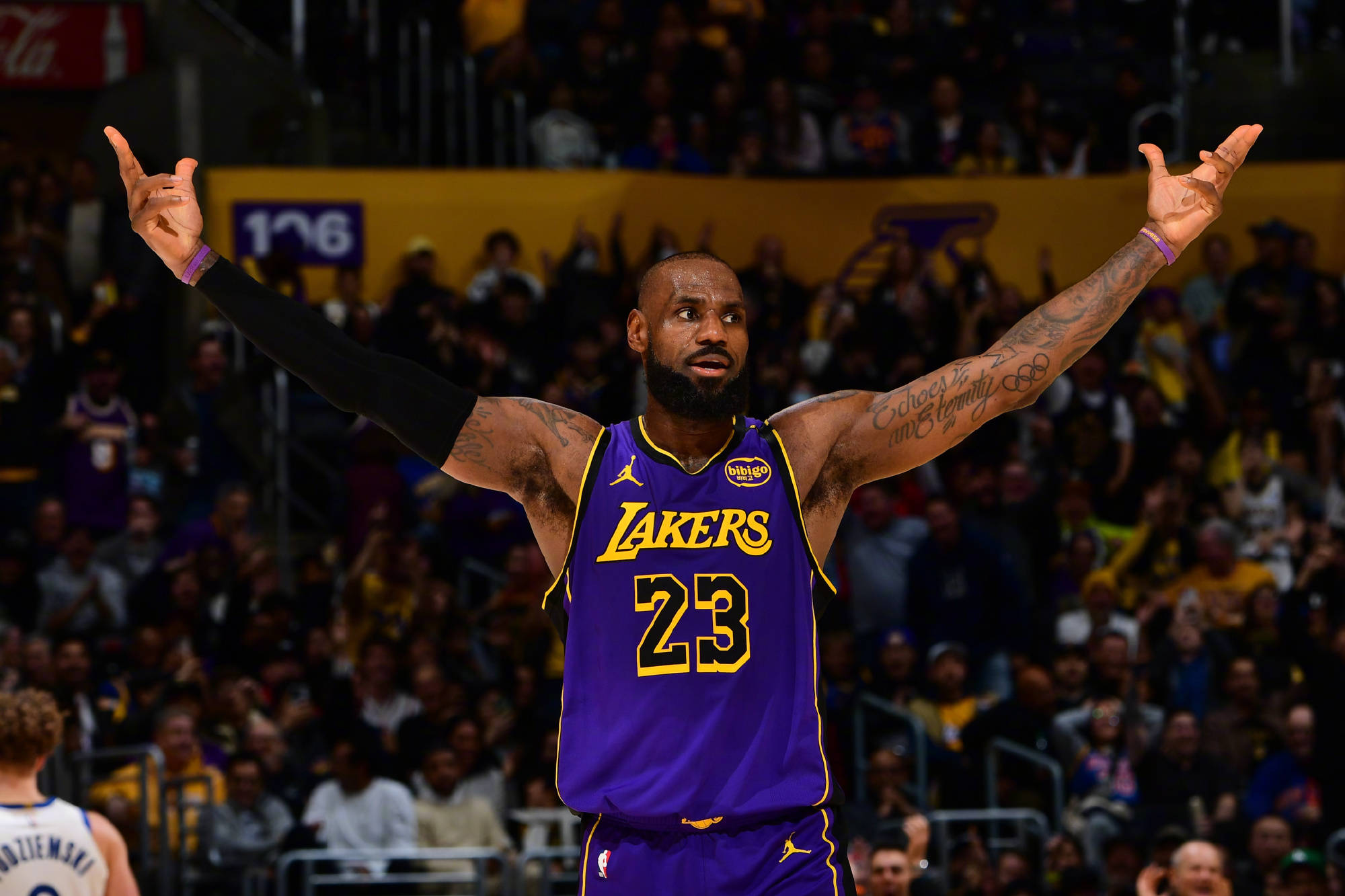 湖人vs勇士大战一触即发，球迷瞩目的简单介绍