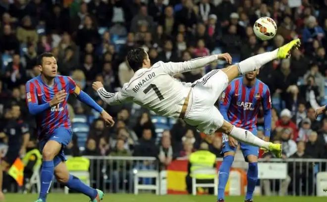 开云体育中国-包含C罗遭遇东契奇淘汰，欧冠局势紧张的词条