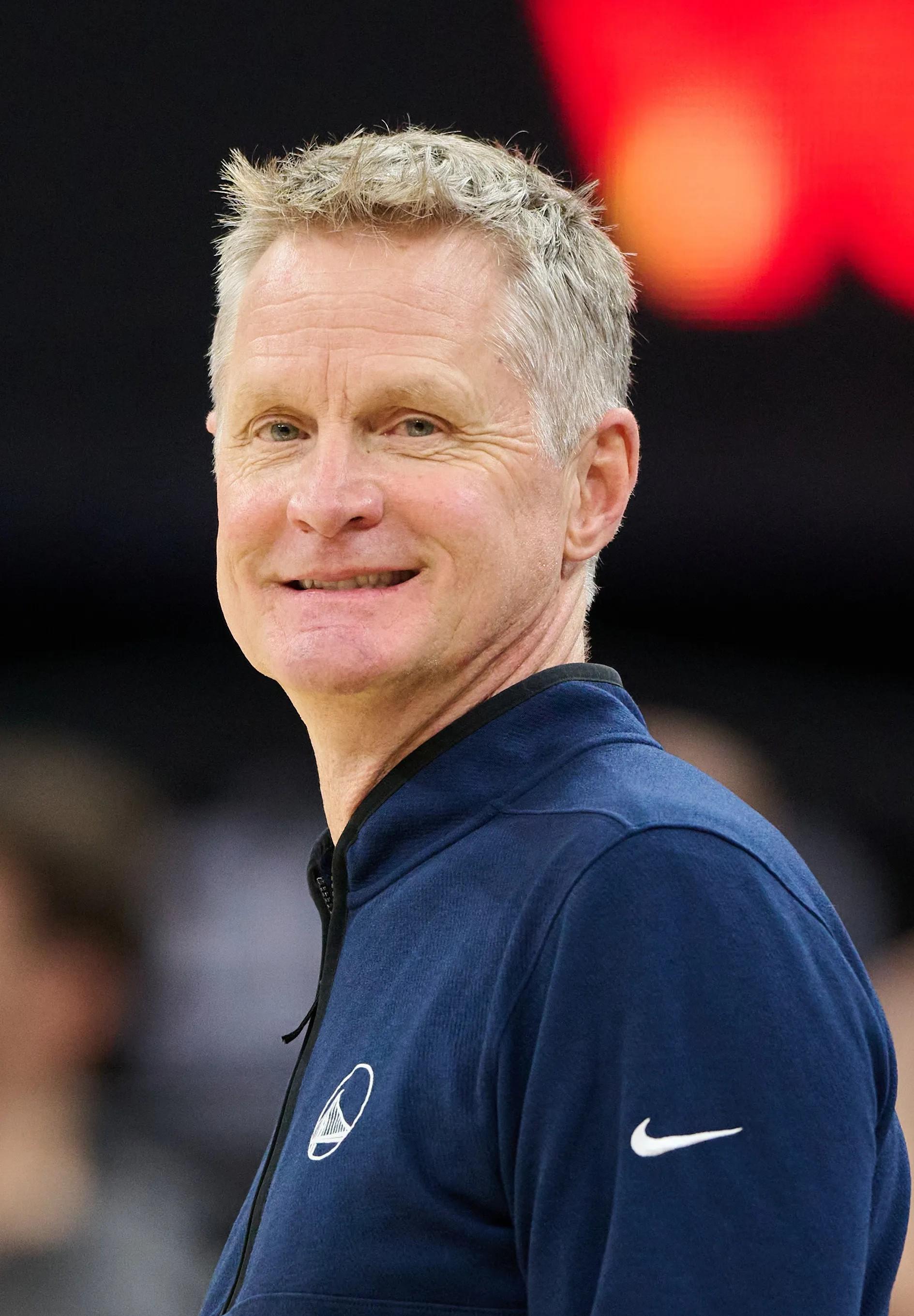 开云体育-勇士不敌掘金，库里伤愈复出