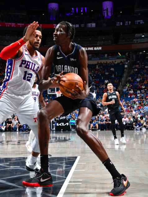 开云下载-步行者逆转魔术,布鲁克-洛佩斯关键三分稳定的简单介绍