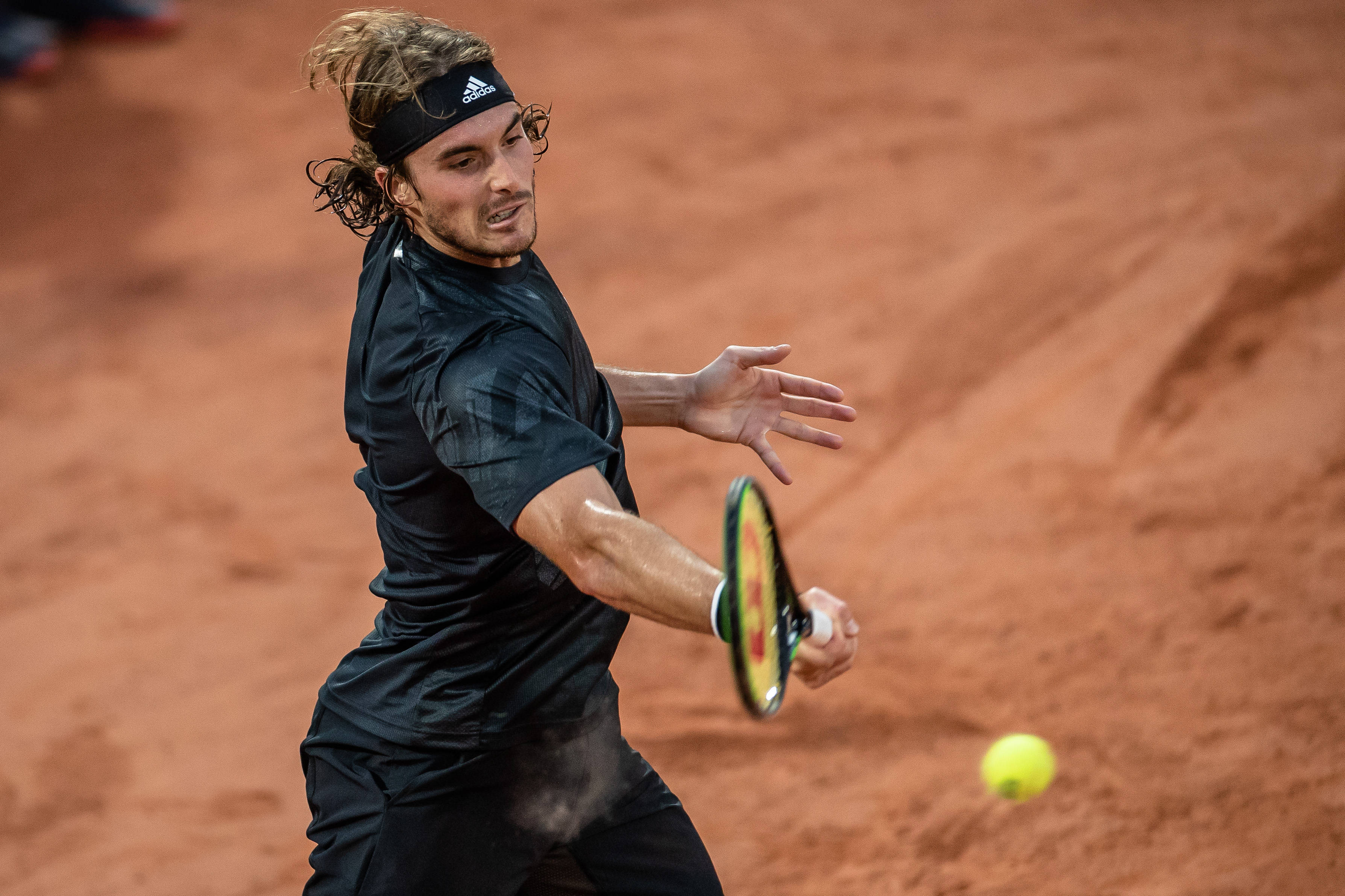 关于美国网球队血洗日本网球队,西西帕斯打破历史纪录的信息 关于美国网球队血洗日本网球队,西西帕斯打破历史纪录的信息