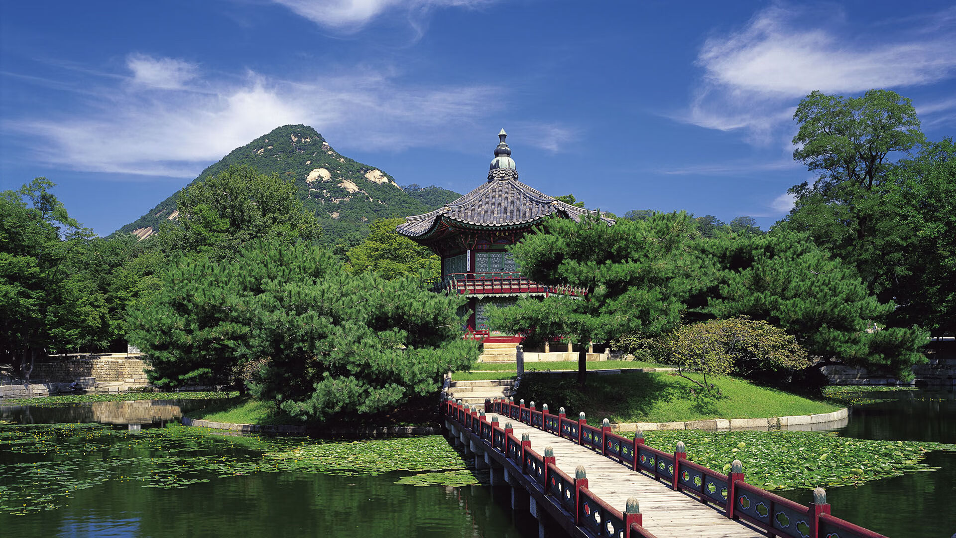 欧冠淘汰赛之夜,阿劳霍的致命一击,让悬念早早落幕