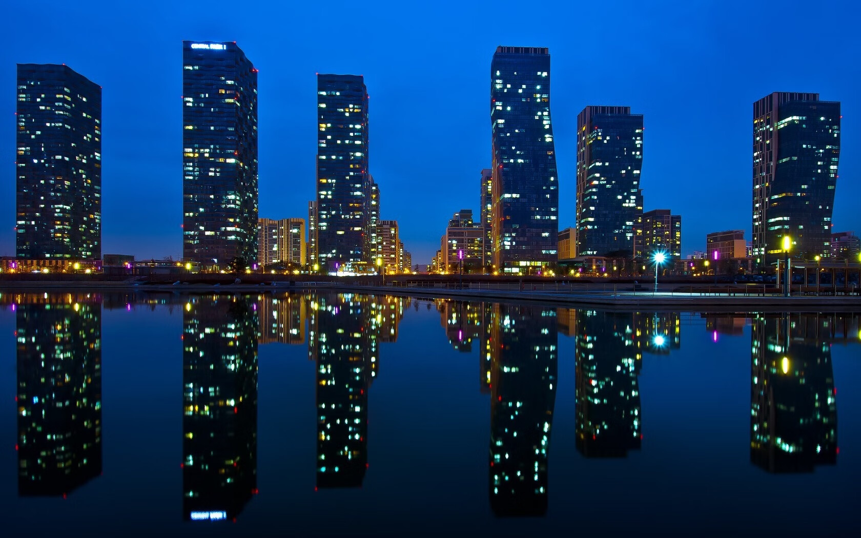 开云体育APP下载-欧冠不熄的火焰，从马赛绝杀到德里赫特，关键先生的血脉传承