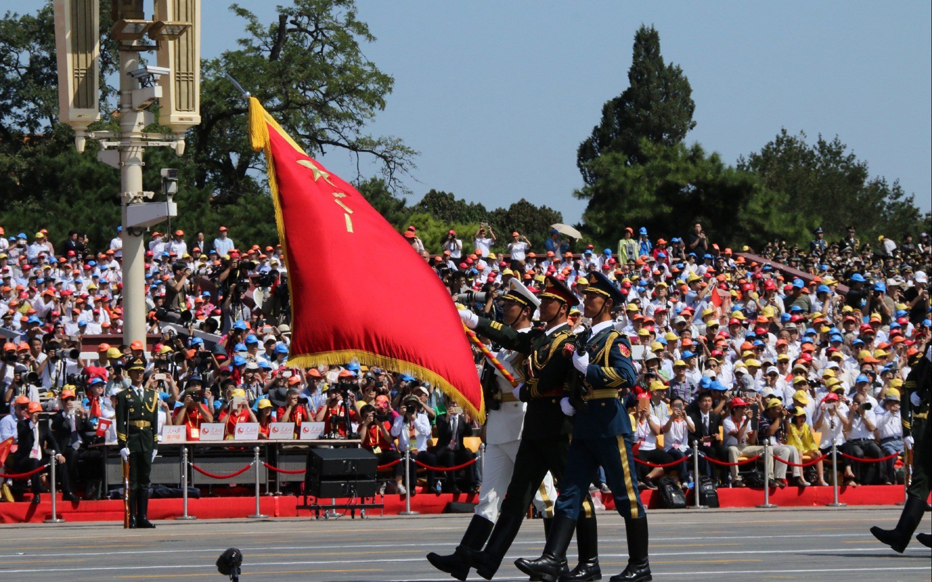 巅峰与传奇的淬炼,当伦纳德寒芒出鞘,马刺以团队圣殿对阵上海雄心