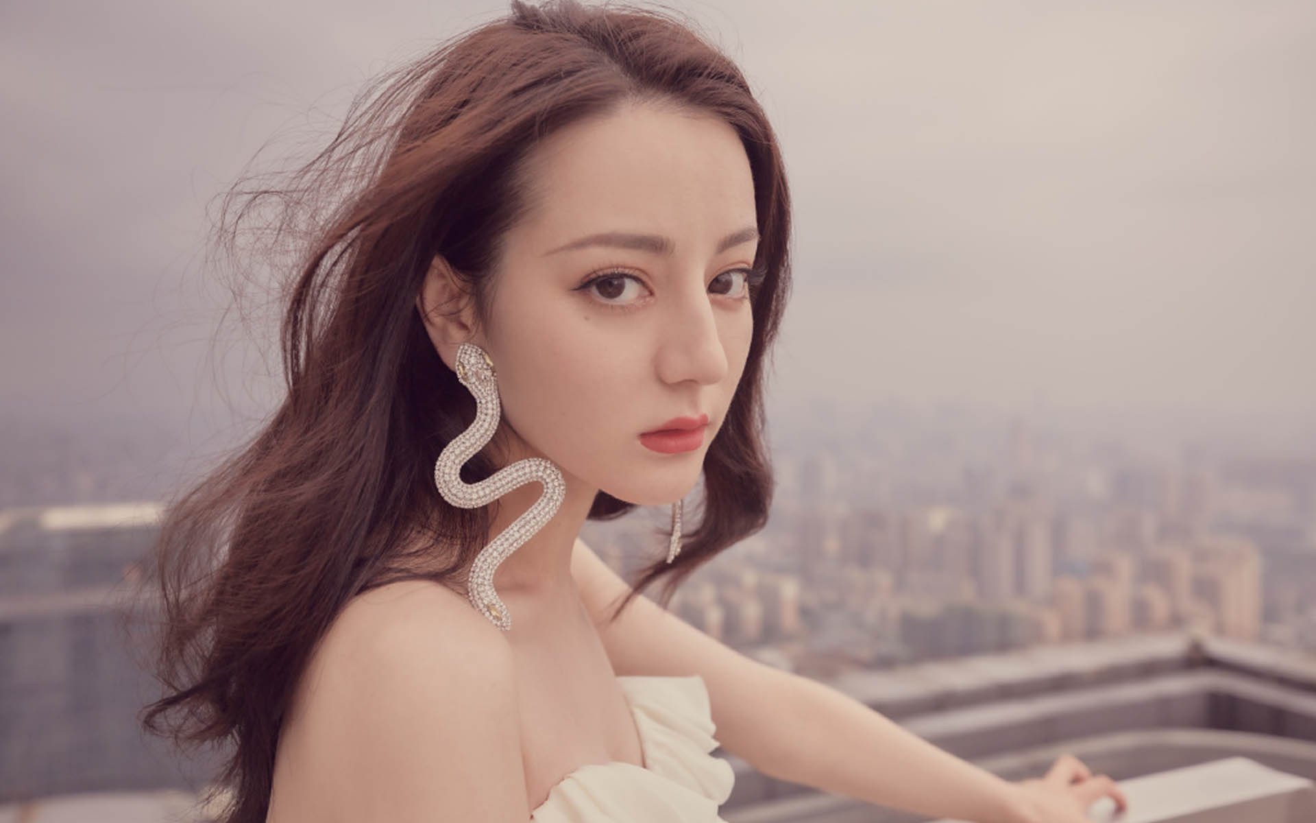 暗夜突围，当聚光灯不再追逐维斯塔潘，坎特在阿布扎比的轰鸣中重生