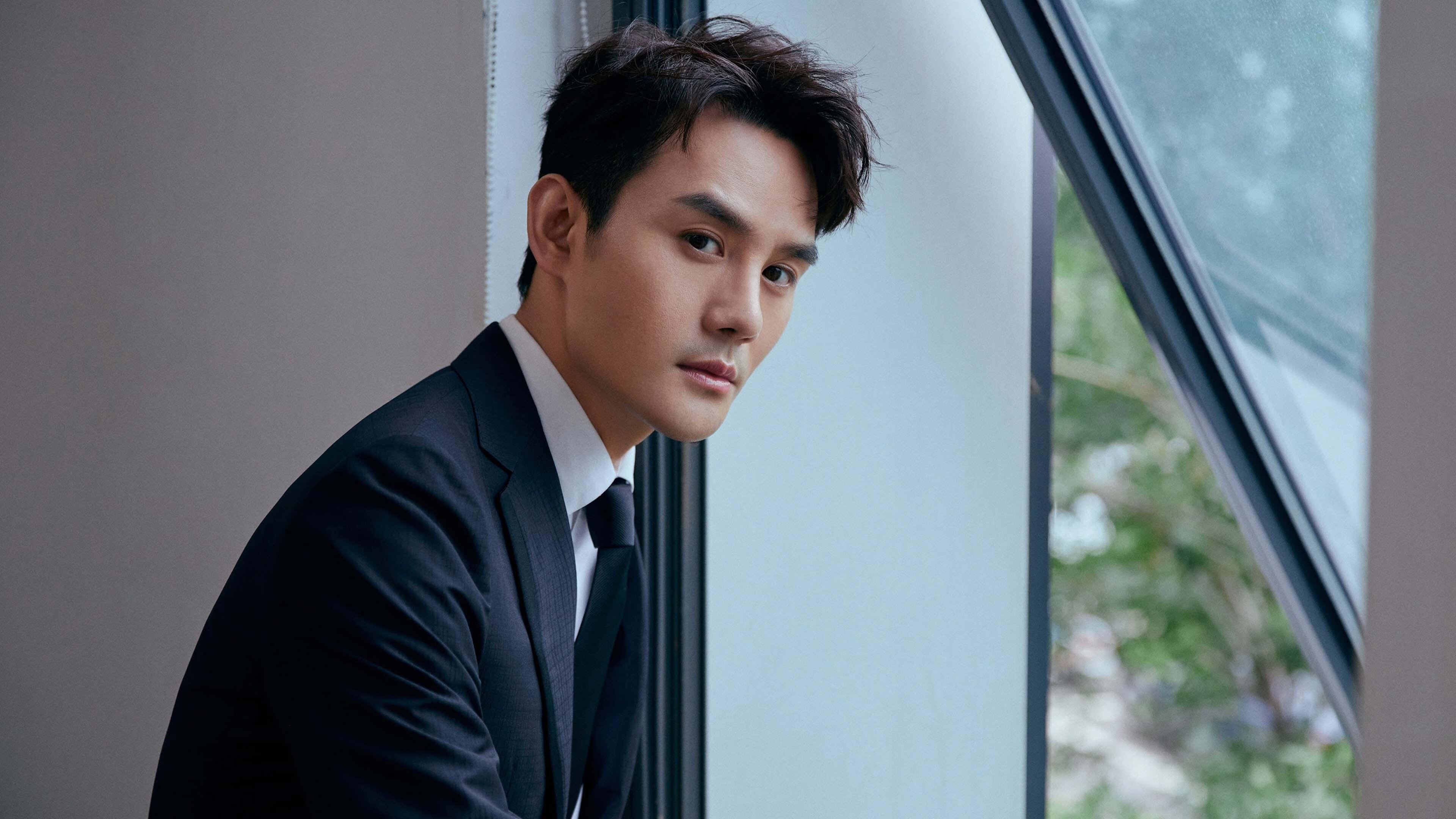 开云体育在线-跨越时空的绝境反击，从东决战场的窒息时刻到里昂的孤注一掷