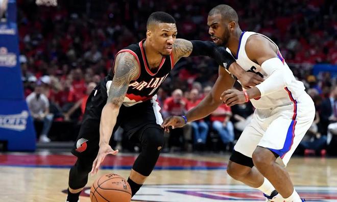 尼克斯力克灰熊，利拉德在意甲焦点战接管比赛