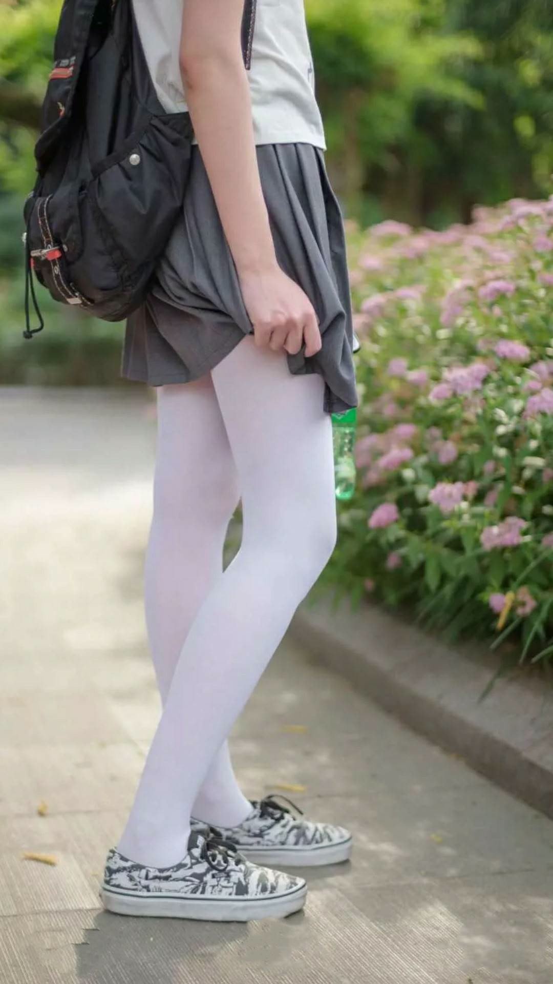 终场哨响处的硝烟,巴萨让二追三的逆转,与森林狼1.4秒一剑封喉的绝杀